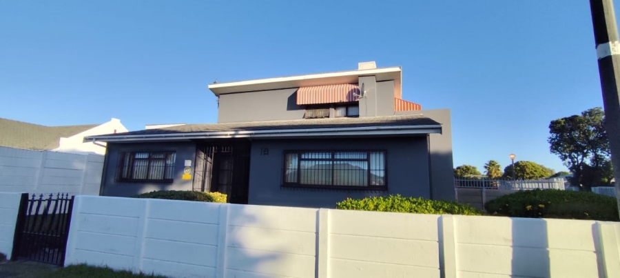 3 Bedroom Property for Sale in Lansdowne Western Cape
